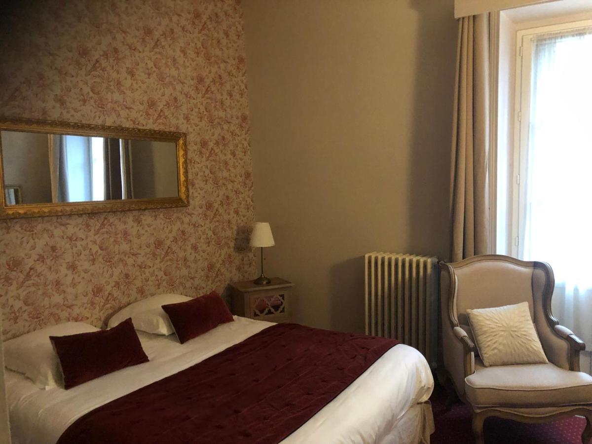 Hotel Montespan Bourbon-lʼArchambault Buitenkant foto