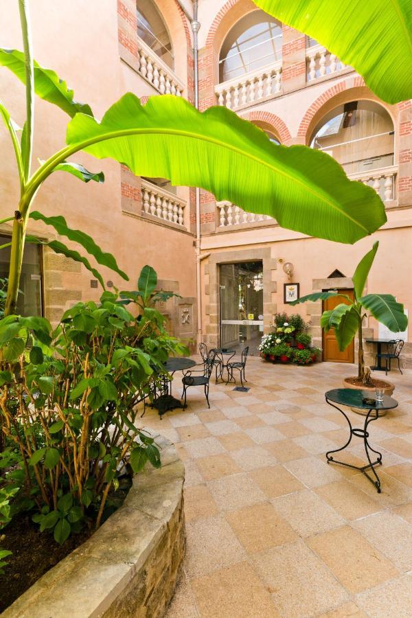 Hotel Montespan Bourbon-lʼArchambault Buitenkant foto