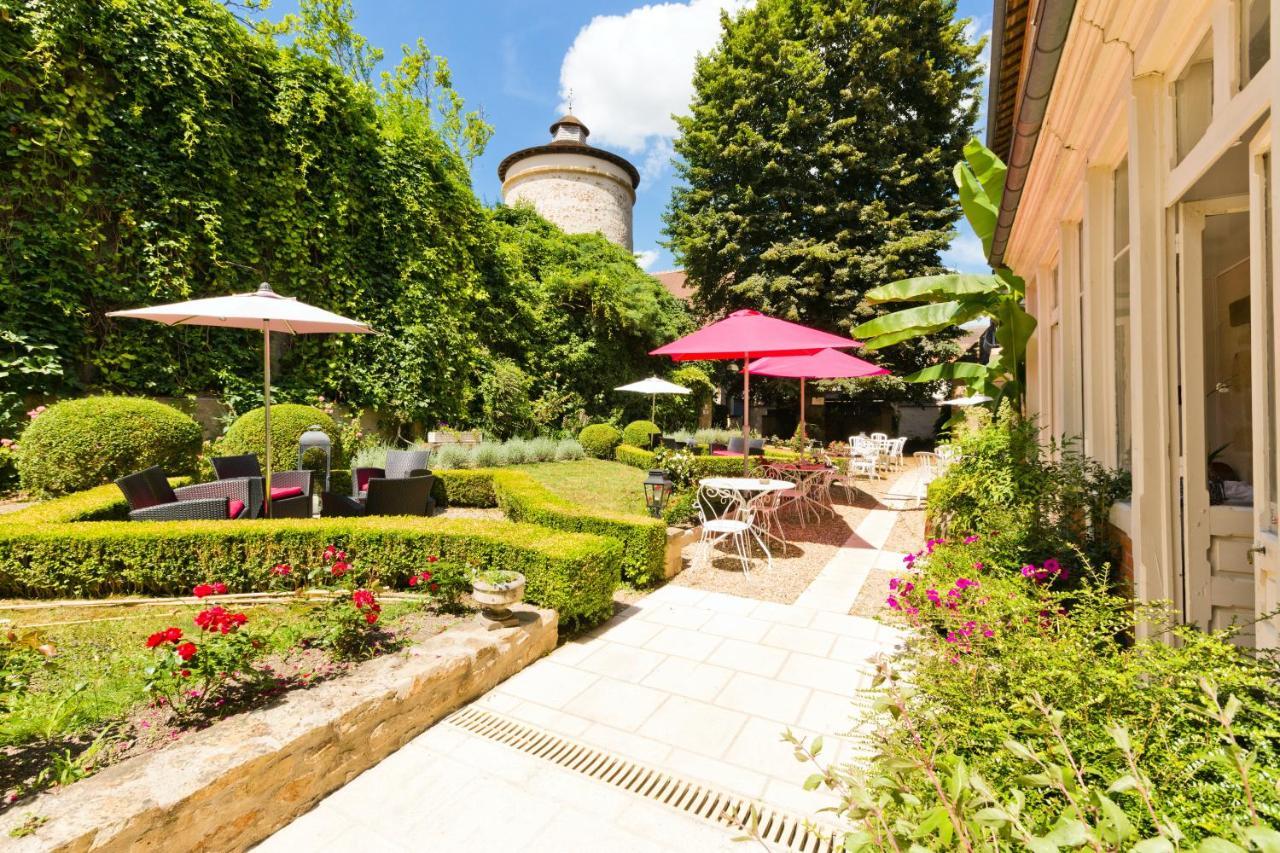Hotel Montespan Bourbon-lʼArchambault Buitenkant foto